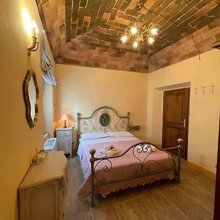 Antica Casa Del Glicine Apartment *