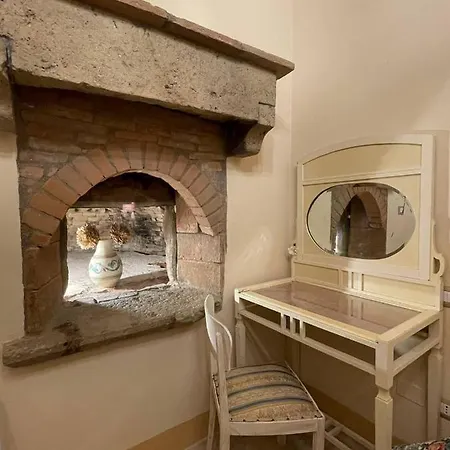 Antica Casa Del Glicine * Poggibonsi