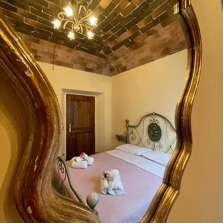 Antica Casa Del Glicine * Poggibonsi